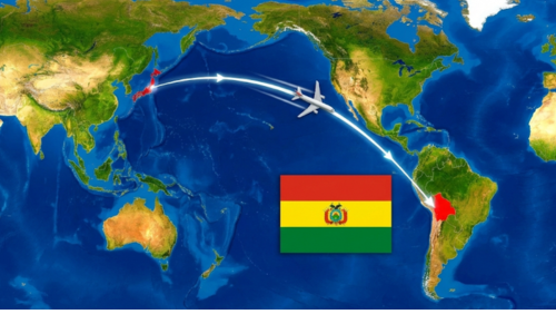 世界地図上で日本から南米ボリビアへ向かう飛行ルートを示した図。ボリビアの位置が国旗で強調されている