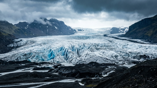 ヨーロッパ最大級のヴァトナヨークトル氷河が広がる壮大な氷の世界