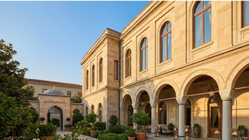 オスマン帝国時代の建物を利用したフォーシーズンズ ホテル イスタンブール アット スルタンアフメットの歴史的で高級感ある外観