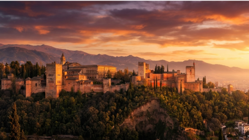 夕焼けに浮かぶアルハンブラ宮殿の幻想的な風景