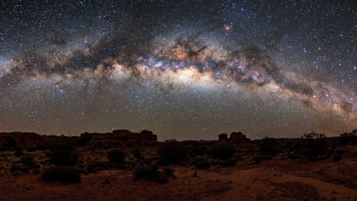 キングスキャニオンの夜、アウトバックの大地の上に天の川と満天の星空が広がる幻想的な風景